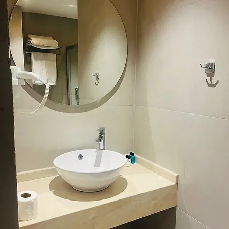 Hotell Rooms365 *